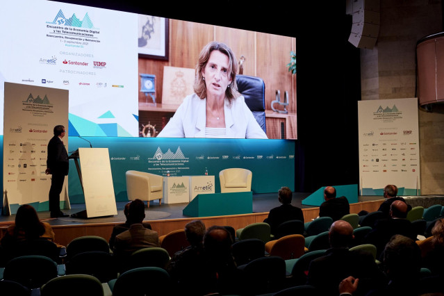 Teresa Ribera, Vicepresidenta Tercera del Gobierno y Ministra para la TRANSICIÓN ECOLÓGICA Y EL RETO DEMOGRÁFICO en su intervención por videoconferencia en la UIMP