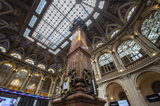 Archivo - Interior del Palacio de la Bolsa de Madrid, a 8 de julio de 2021, en Madrid, (España).