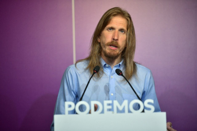 El corportavoz estatal de Podemos, Pablo Fernández, interviene en rueda de prensa para valorar la actualidad política.