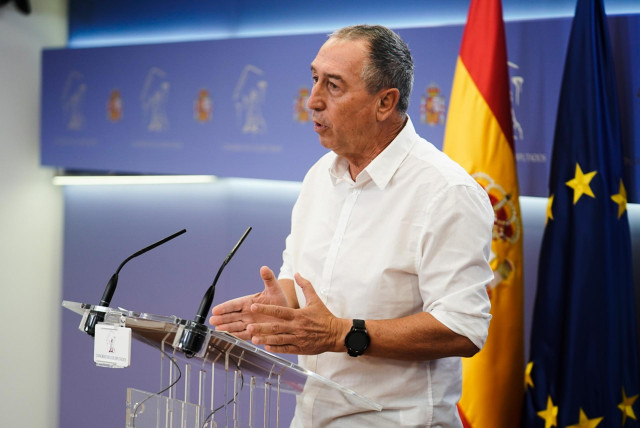 Archivo - El diputado de Compromís en el Congreso, Joan Baldoví, ofrece una rueda de prensa en el Congreso de los Diputados, a 27 de julio de 2021, en Madrid, (España).