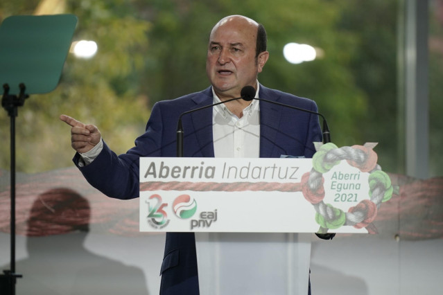 Archivo - El presidente del PNV, Andoni Ortuzar, interviene durante la celebración del Aberri Eguna (Día de la Patria), a 4 de abril de 2021, en el Palacio Euskalduna de Bilbao, Euskadi (España).