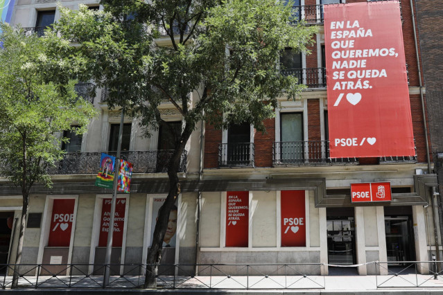 Archivo - Edificio de la sede del PSOE, situado en la calle Ferraz, en Madrid (España), a 24 de julio de 2020.