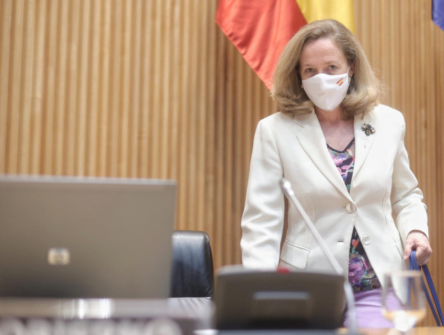 Archivo - La vicepresidenta segunda del Gobierno y ministra de Asuntos Económicos y Transformación Digital, Nadia Calviño, a su llegada a la Comisión Mixta para la Unión Europea en el Congreso, a 22 de junio de 2021, en Madrid, (España). Durante la sesión