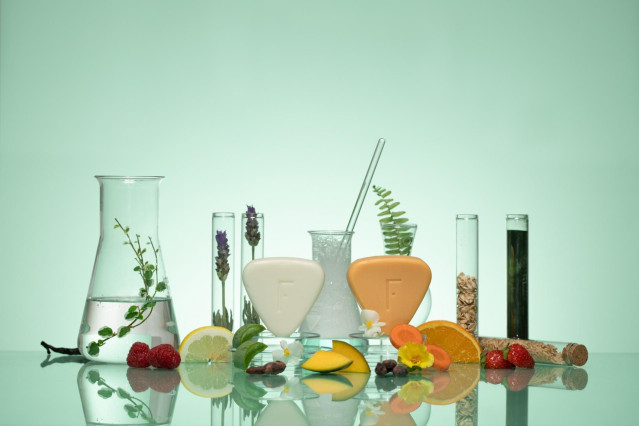 Champú y gel sólidos de Freshly Cosmetics