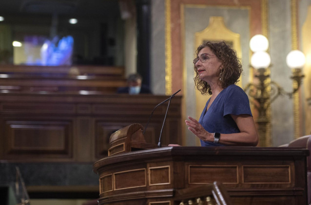 La ministra de Hacienda y Función Pública, María Jesús Montero, durante una sesión plenaria en el Congreso