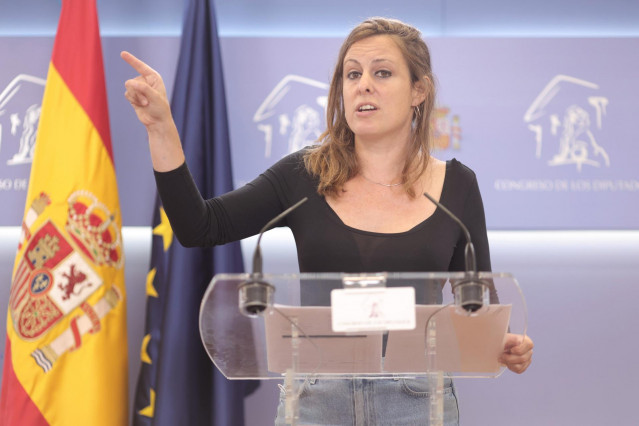 La portavoz de la CUP en el Congreso, Mireia Vehí, ofrece una rueda anterior a la celebración de la Junta de Portavoces en el Congreso de los Diputados, a 14 de septiembre, en Madrid (España).