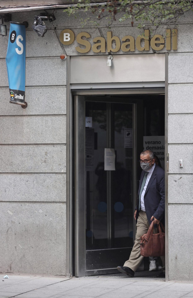 Sabadell propone un ERE para 1.900 empleados