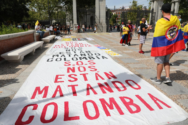 Una pancarta donde se lee 
