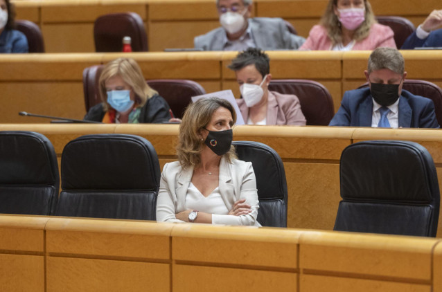 La vicepresidenta tercera y ministra de Transición Ecológica y Reto Demográfico, Teresa Ribera, durante el primer pleno y primera sesión de control al Gobierno en el Senado tras el parón estival, a 14 de septiembre de 2021, en Madrid (España).