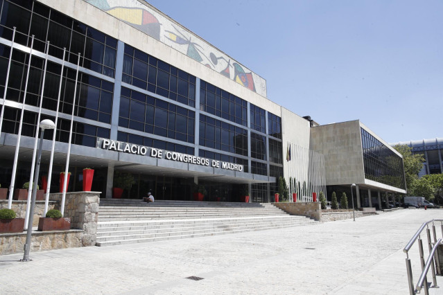 Archivo - Imagen del exterior del Palacio de Congresos de Madrid situado en el número 99 del Paseo de la Castellana.