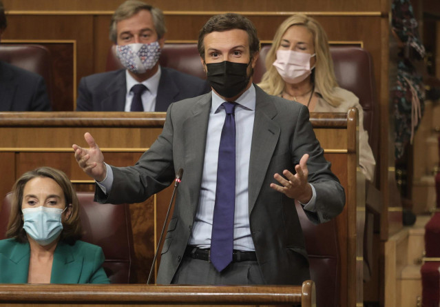 El líder del PP, Pablo Casado, interviene en una sesión de control al Gobierno en el Congreso de los Diputados, a 15 de septiembre de 2021, en Madrid, (España).