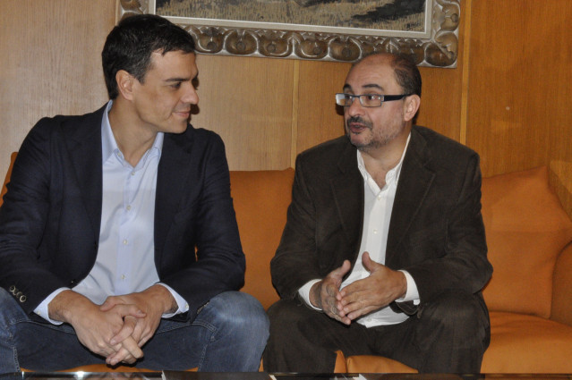 Archivo - Pedro Sánchez y Javier Lambán (PSOE).