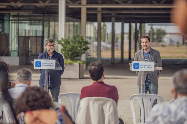 El alcalde de El Prat, Lluís Mijoler, y el presidente de la  PTP, Adrià Ramírez