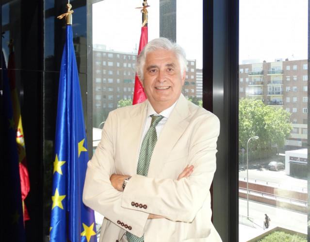 Archivo - El presidente y consejero delegado de Cofides, José Luis Curbelo