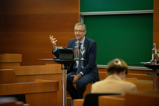 El gobernador del Banco de España, Pablo Hernández de Cos, este viernes en Iese
