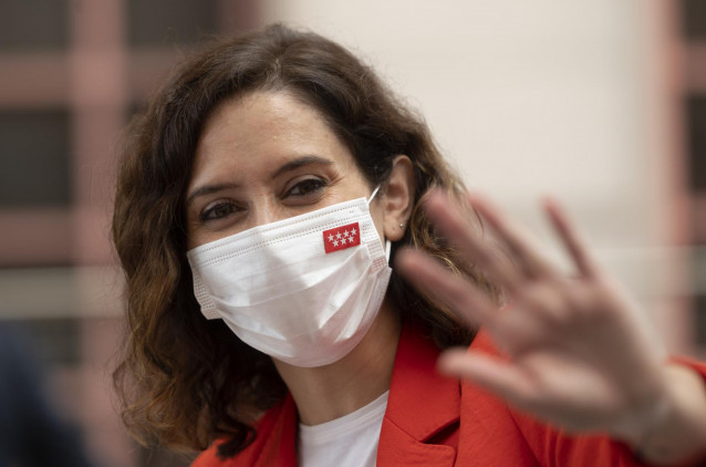 La presidenta de la Comunidad de Madrid, Isabel Díaz Ayuso, sale de la sede de IBM España tras acudir a la jornada ‘Computación responsable: hacia una era tecnológica’, en Madrid, a 15 de septiembre de 2021, en Madrid (España).