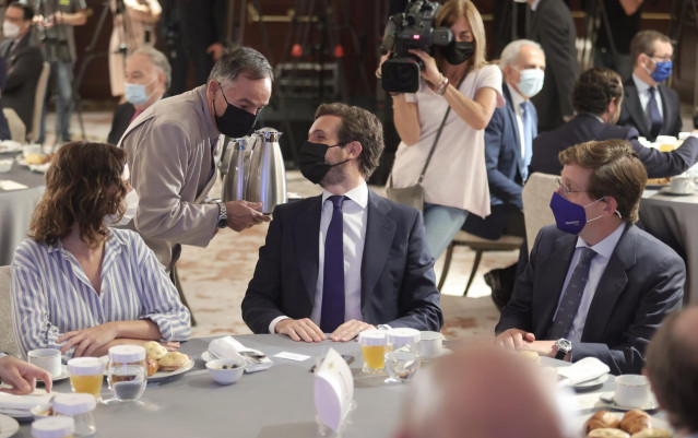 La presidenta de la Comunidad de Madrid, Isabel Díaz Ayuso; el presidente del Partido Popular, Pablo Casado, y el alcalde de Madrid, José Luis Martínez-Almeida.