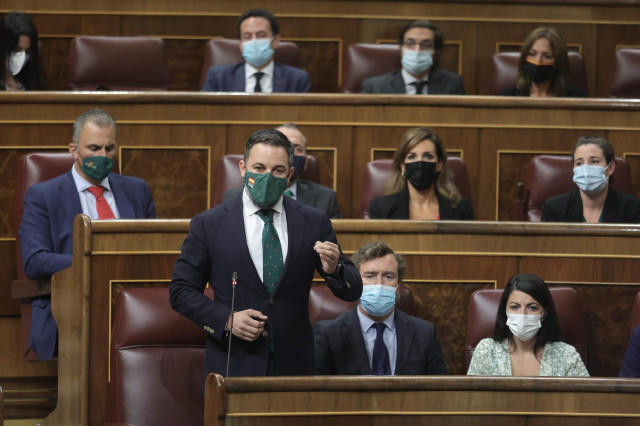 El líder de Vox, Santiago Abascal, interviene en una sesión de control al Gobierno en el Congreso
