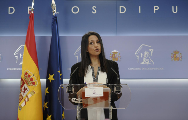 La líder de Cs, Inés Arrimadas, comparece en una rueda de prensa en el Congreso de los Diputados, a 16 de septiembre de 2021, en Madrid, (España).