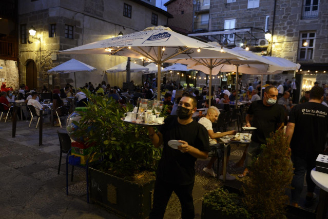 Archivo - Bares y restaurantes en el casco histórico de Orense
