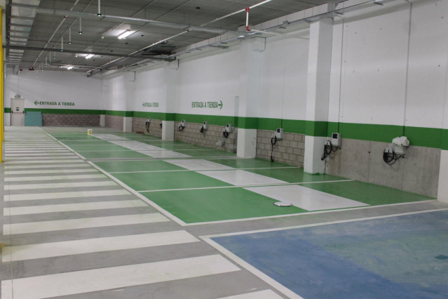 Estación de recarga de coches eléctricos en los centros de Leroy Merlin