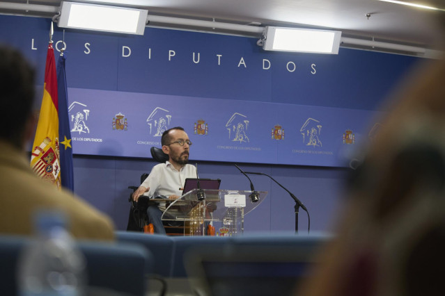 Archivo - El portavoz de Unidas Podemos en el Congreso, Pablo Echenique, interviene en una rueda de prensa anterior a una Junta de Portavoces