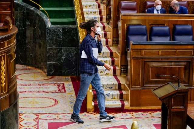 Archivo - El secretario de Organización de Podemos y diputado de Unidas Podemos en el Congreso, Alberto Rodríguez en una sesión plenaria en el Congreso de los Diputados, a 18 de mayo de 2021, en Madrid (España). El Pleno del Congreso debate hoy, entre otr