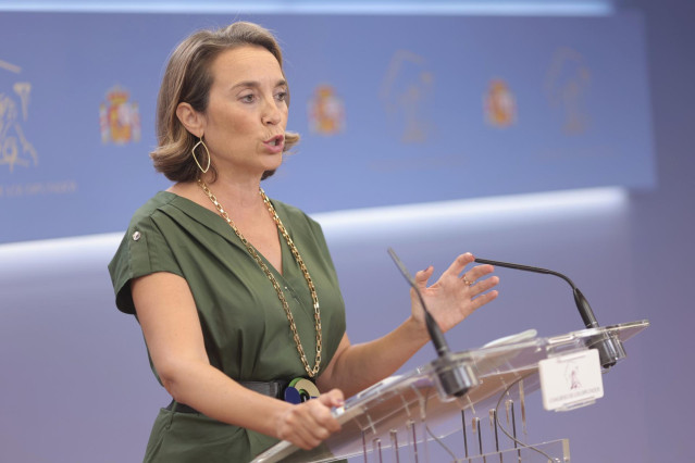 La portavoz del PP en el Congreso, Cuca Gamarra, interviene en una rueda de prensa posterior a una Junta de Portavoces en el Congreso de los Diputados, a 14 de septiembre, en Madrid (España).