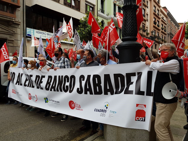 Movilizaciones en Asturias contra ele ERE de Banco Sabadell.
