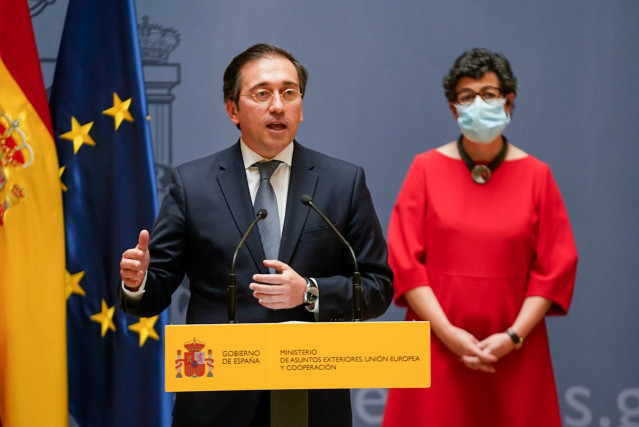 Archivo - El nuevo ministro de Asuntos Exteriores, Unión Europea y Cooperación, José Manuel Albares, interviene tras recibir la cartera ministerial de manos de su predecesora, Arancha González Laya, en el Palacio de Santa Cruz, a 12 de julio de 2021
