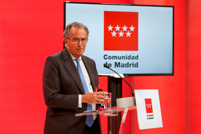 Archivo - El consejero de Educación, Universidades, Ciencia y portavoz de la Comunidad de Madrid,  Enrique Ossorio