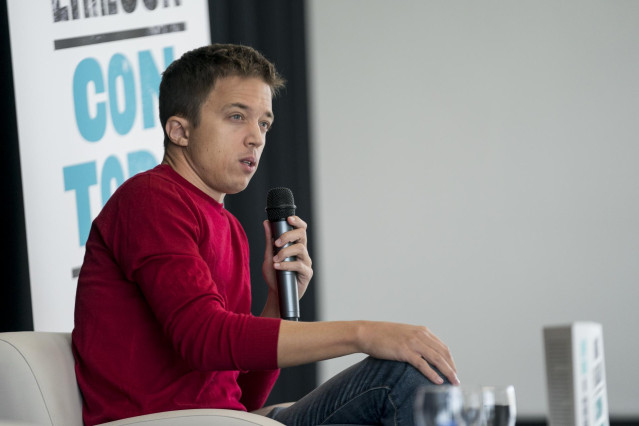 El líder de Más País, Íñigo Errejón, durante la presentación de su libro ‘Con todo. De los años veloces al futuro’, en el Círculo de Bellas Artes, a 22 de septiembre de 2021, en Madrid (España). El líder de Más País presenta este miércoles su primer libro