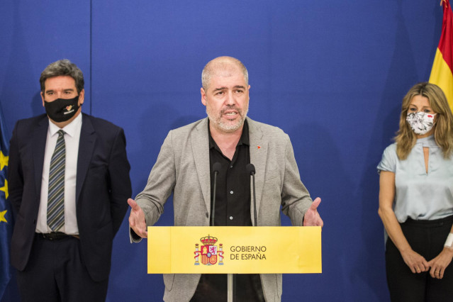 Archivo - El secretario general de CCOO, Unai Sordo; el ministro de Inclusión, José Luis Escrivá, y la vicepresidenta segunda, Yolanda Díaz, en una imagen de archivo