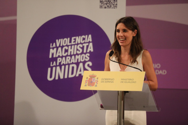 Archivo - La ministra de Igualdad, Irene Montero, durante la presentación de la Iniciativa Punto Violeta en el Ministerio de Igualdad a 28 de julio de 2021, en Madrid, (España). Montero ha determinado la creación de un 
