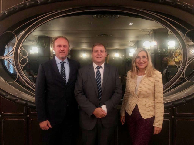 Ramón Galcerán, presidente de Grant Thornton_, Juan Manuel Serrano, presidente de Correos, y Núria Vilanova, presidenta de CEAPI