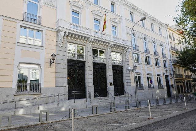 Archivo - Fachada del edificio del Consejo General del Poder Judicial (CGPJ), en Madrid (España) a 18 de octubre de 2020. El Gobierno de coalición del PSOE y Podemos ha planteado esta semana una reforma para cambiar el sistema de elección de este órgano y