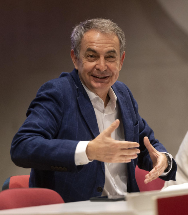 El expresidente del Gobierno José Luis Rodríguez Zapatero, durante la celebración del 40 Aniversario de la constitución de Izquierda Socialista del PSOE, en la sede de UGT, a 12 de septiembre de 2021, en Madrid (España)