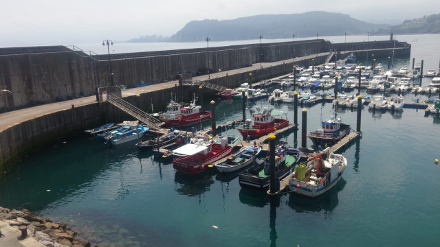 Archivo - Barcos pesqueros