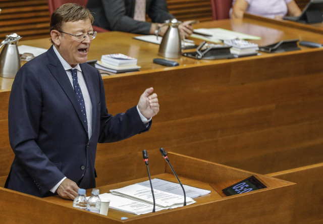 Archivo - El presidente de la Generalitat valenciana, Ximo Puig, durante su intervención en Les Corts valencianes en el debate sobre el estado de la comunidad, en Valencia, Comunidad Valenciana (España), a 21 de septiembre de 2020