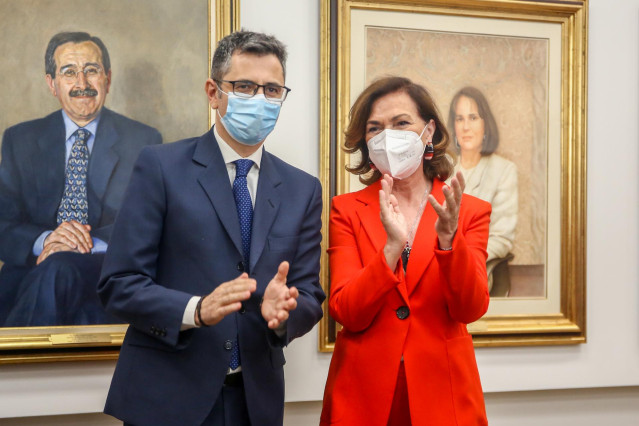 Archivo - Félix Bolaños y Carmen Calvo, en el relevo ministerial