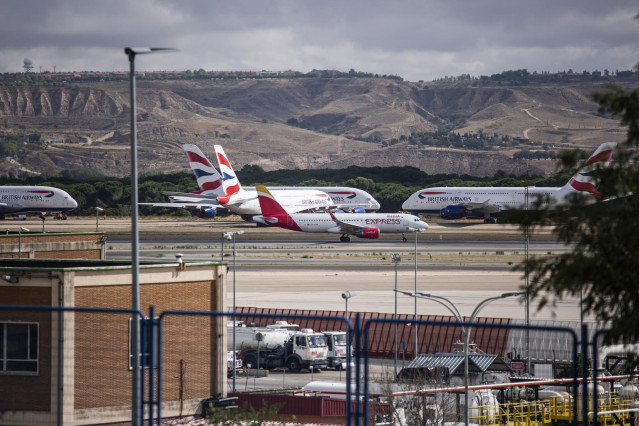 Varios aviones en el aeropuerto Adolfo Suárez Madrid-Barajas