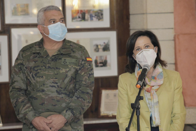 La ministra de Defensa, Margarita Robles, interviene durante su visita el mando de Operaciones Especiales en el barrio de Rabasa, a 27 de septiembre de 2021, en Alicante, Comunidad Valenciana (España).