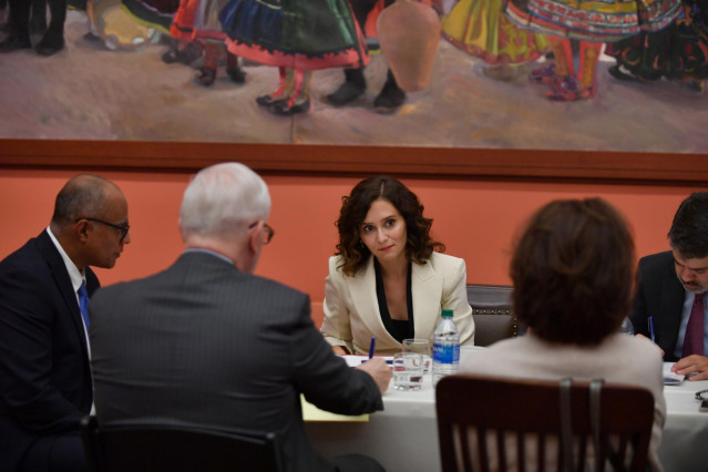 La presidenta de la Comunidad de Madrid, Isabel Díaz Ayuso, durante una entrevista para 'The Wall Street Journal', en la sede de la Hispanic Society, donde se ha reunido con sus representantes, a 27 de septiembre de 2021, en Nueva York (EEUU).