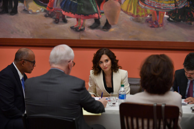 La presidenta de la Comunidad de Madrid, Isabel Díaz Ayuso, durante una entrevista para 'The Wall Street Journal', en la sede de la Hispanic Society, donde se ha reunido con sus representantes, a 27 de septiembre de 2021, en Nueva York (EEUU).