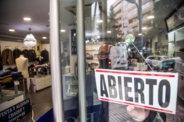 Archivo - Comercio abierto