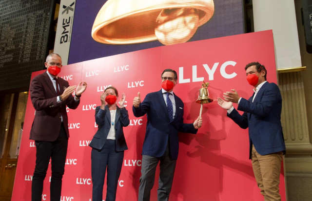 Archivo - LLYC debuta en BME Growth.