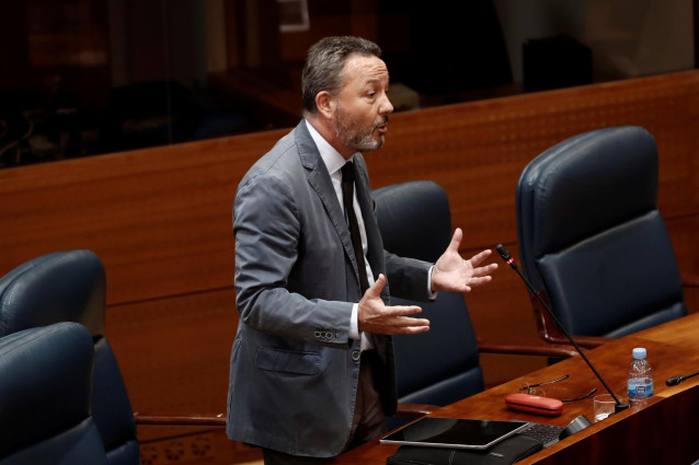 Archivo - El diputado del Vox Íñigo Henríquez de Luna en la Asamblea de Madrid