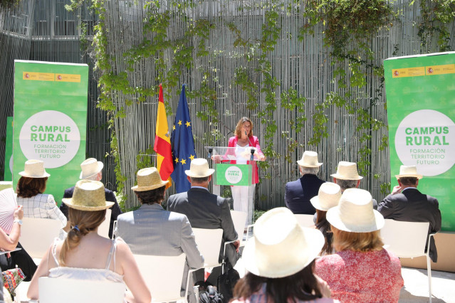 Archivo - La vicepresidenta y ministra para la Transición Ecológica y el Reto Demográfico, Teresa Ribera, interviene en la presentación de la iniciativa Campus Rural, a 1 de julio de 2021, en Madrid, (España). Impulsado por la Fundación Francisco Giner de