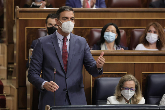 El presidente del Gobierno, Pedro Sánchez, interviene en una sesión de control al Gobierno en el Congreso de los Diputados, a 29 de septiembre de 2021, en Madrid, (España)