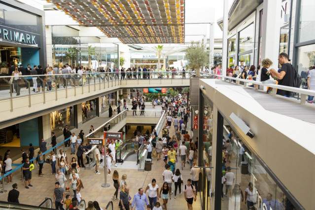 Archivo - Centro Comercial Carmila